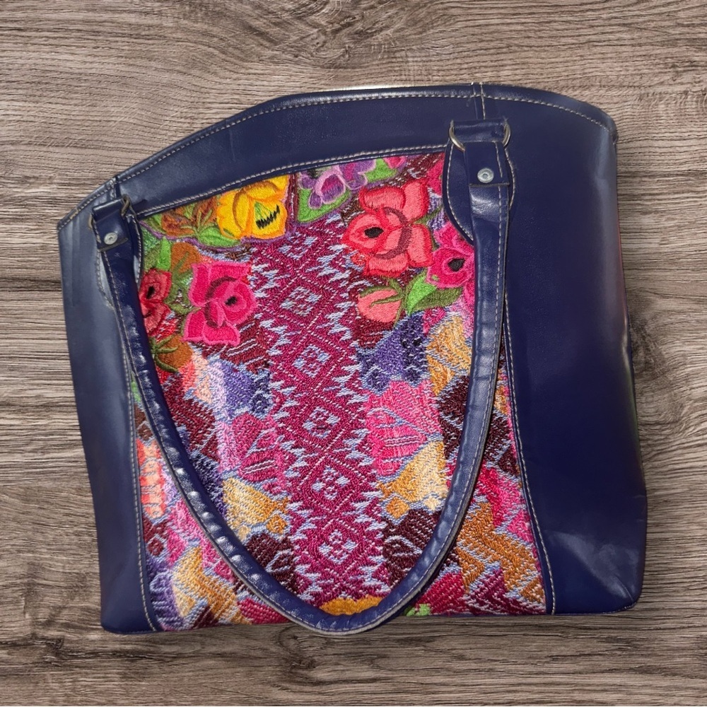 Gorgeous Floral Embroidered Women's Bag